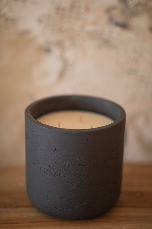 נר בטון אפור כהה 10 ס״מ – Blue Mykonos / Kyoto