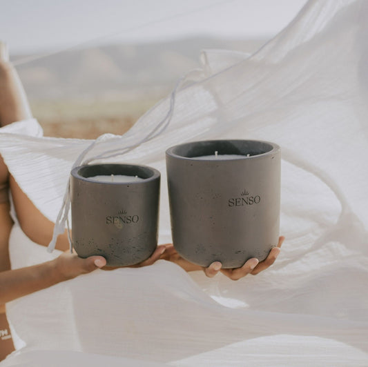 נר בטון אפור כהה 15 ס״מ-Tullum after rain